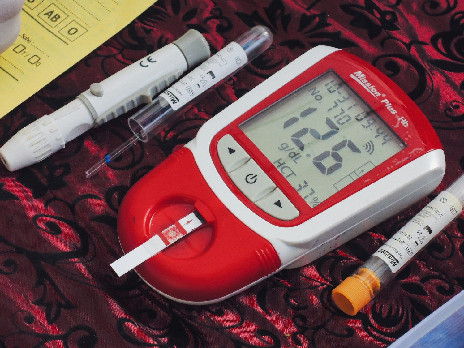 Blood-glucose-monitor-with-test-strips-for-at-home-diabetes-care